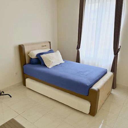 Blessimore Springhill 4Br Палембанг Екстериор снимка